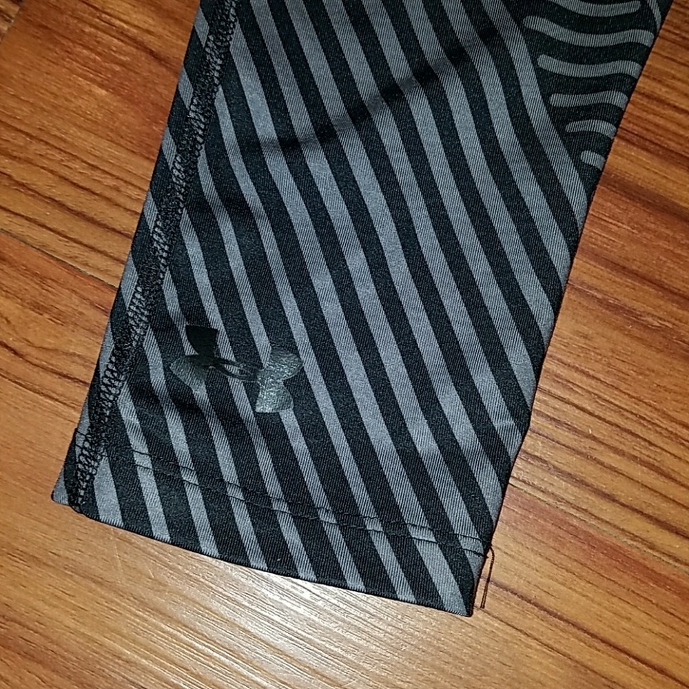 NWT Under Armour Crop Length Tights - Picture 2 of 4